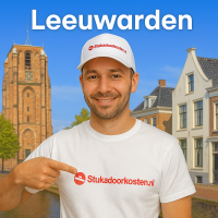 stukadoor aan het stucen in Leeuwarden